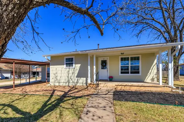 204 Morning Glory Dr, Fredericksburg, TX 78624