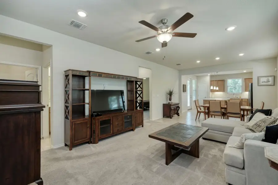 502 Saratoga Ln, Georgetown, TX 78633 - Image #2