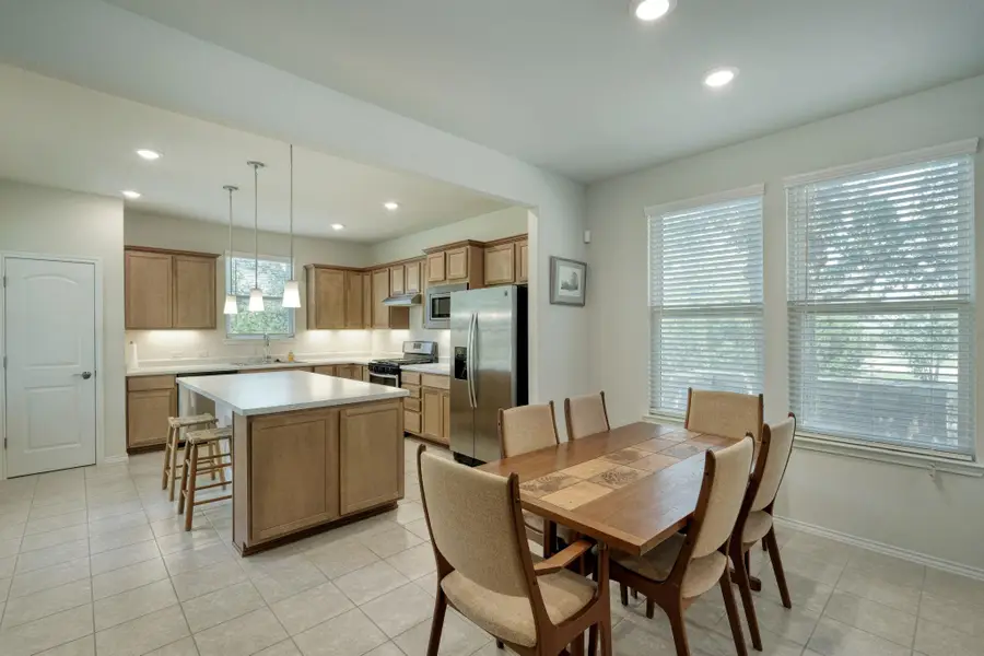 502 Saratoga Ln, Georgetown, TX 78633 - Image #3