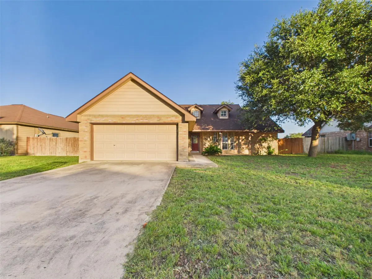 1125 Iris Crescent Dr, Floresville, TX 78114 - #1