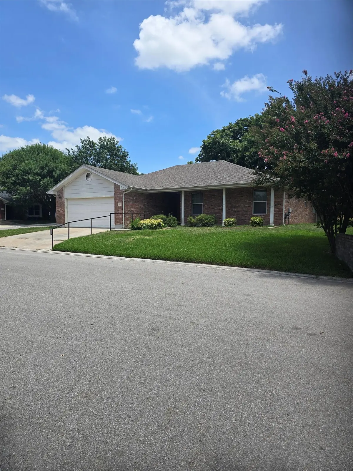 711 Beachwood Rd, Burnet, TX 78611 - #1
