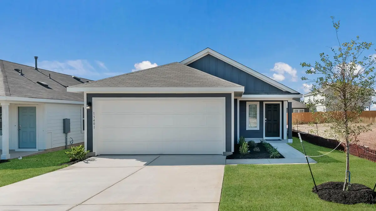 12205 Pike Bnd, Mustang Ridge, TX 78610 - Image #1