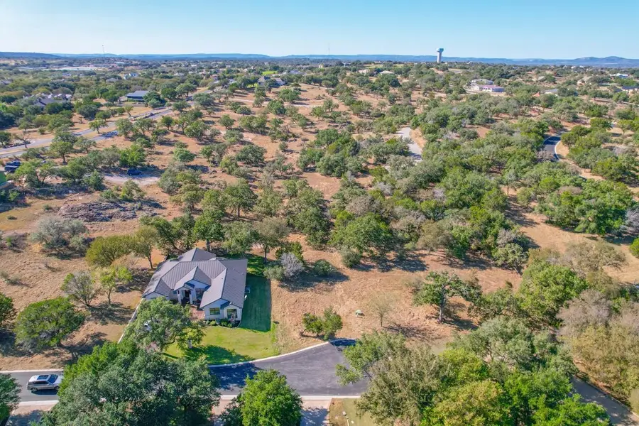 112 Jade St, Horseshoe Bay, TX 78657 - #2