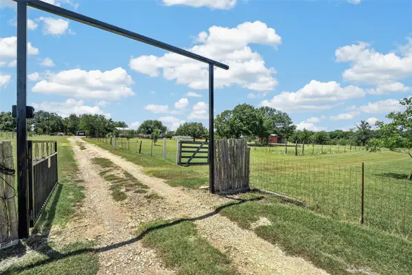 317 Rae Ln, Jarrell, TX 76537