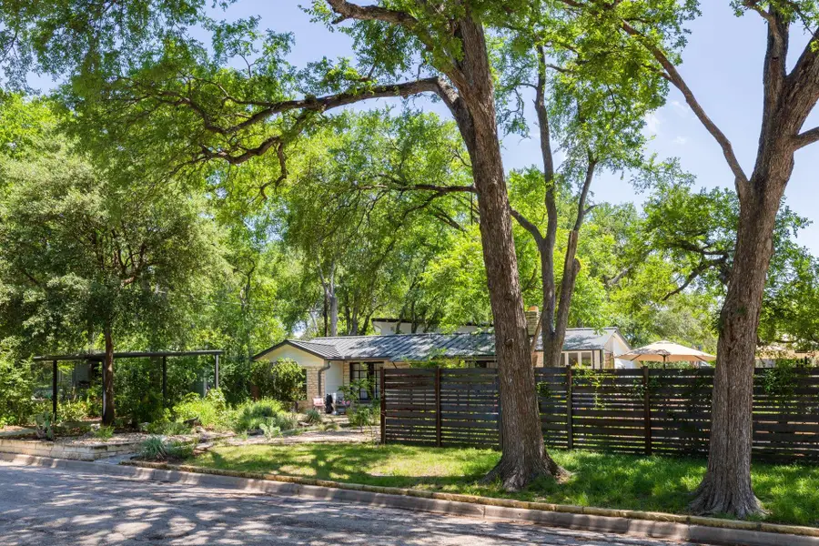 4201 Wilshire Pkwy, Austin, TX 78722 - #2