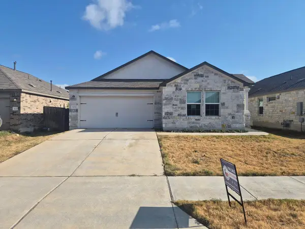 325 Arnage Dr, Hutto, TX 78634
