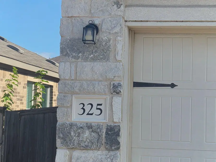 325 Arnage Dr, Hutto, TX 78634 - #2