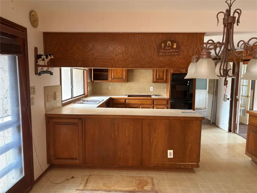 207 Norwood St W, Georgetown, TX 78628 - Image #2