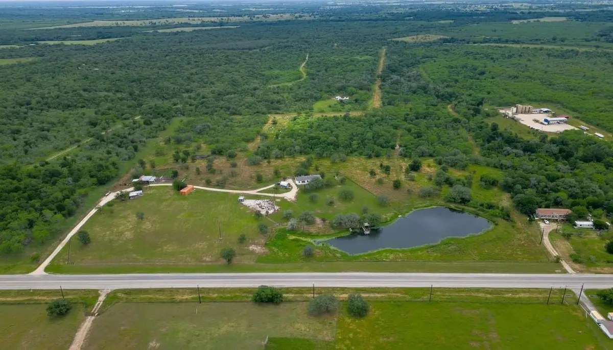 2387 State Highway 304, Gonzales, TX 78629 - #1