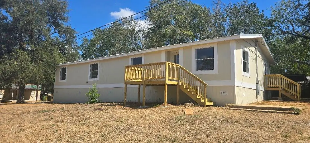 1120 Ainsworth St, Gonzales, TX 78629 - #1