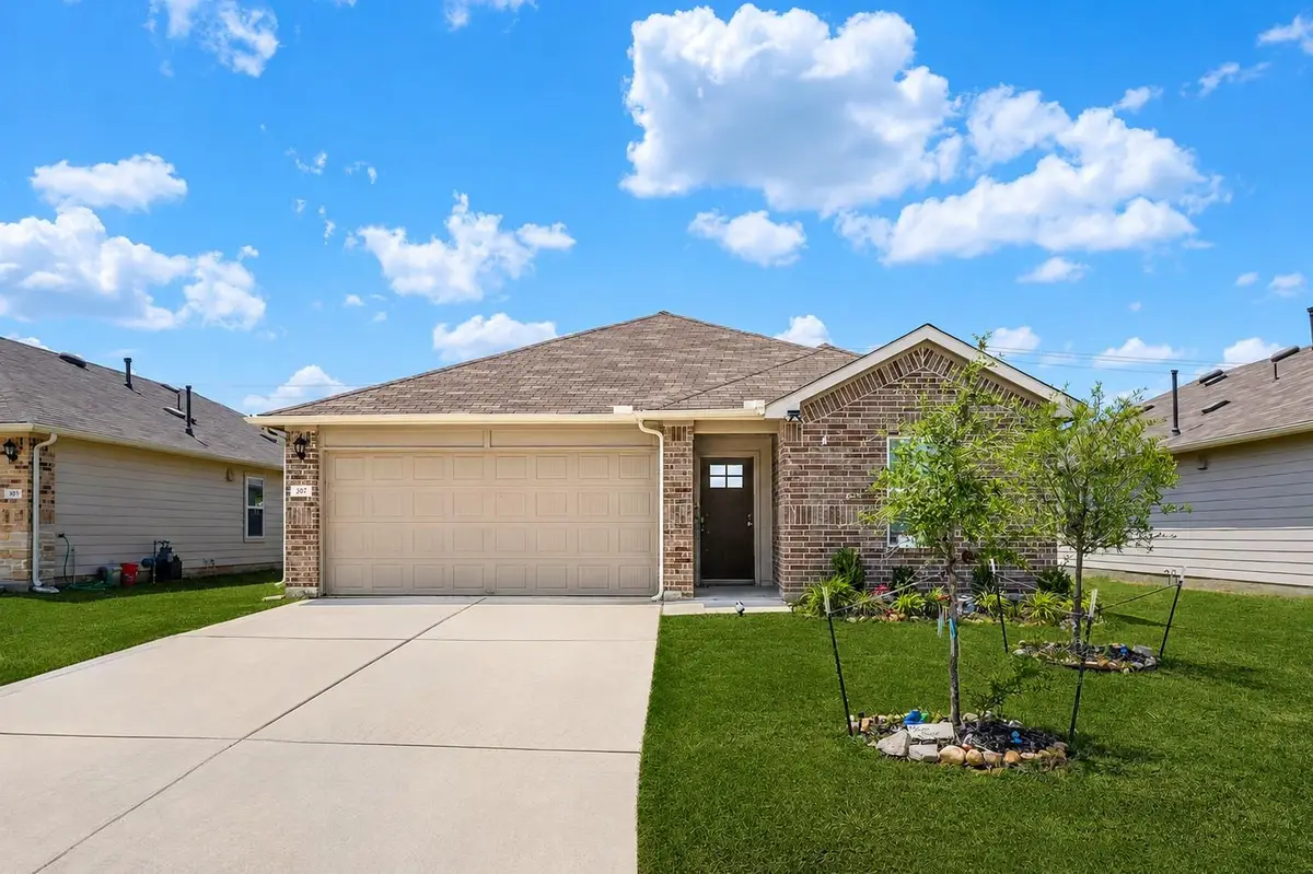 307 Abbey Ln, Lockhart, TX 78644 - #1