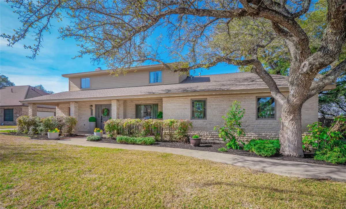 302 S Ridge Cir, Georgetown, TX 78628 - #1