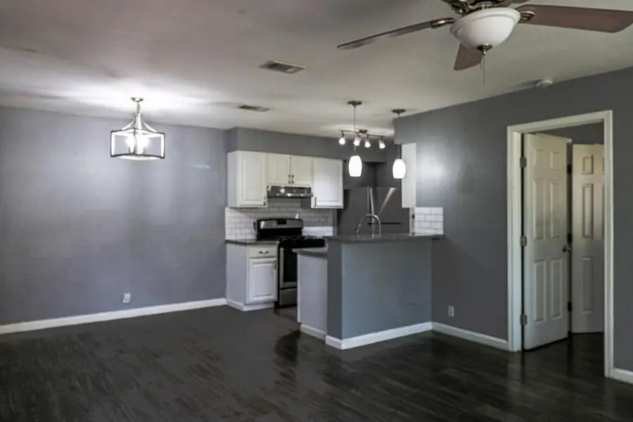 2301 Tern Cir, Austin, TX 78744 - Image #2