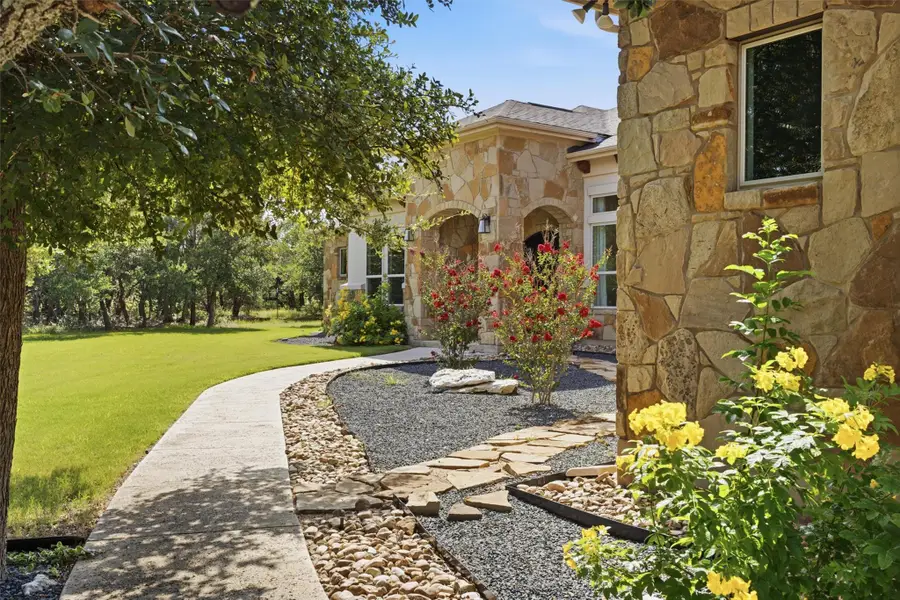 812 Jennings Branch Rd, Georgetown, TX 78633 - #2