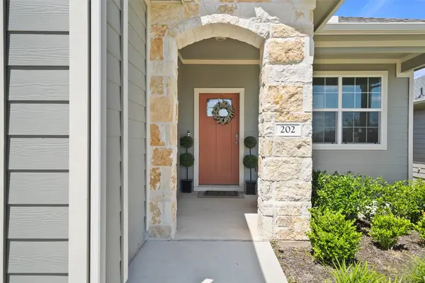 202 Barton Creek Ln, Hutto, TX 78634