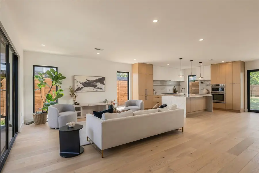 1005 W Johanna St, Austin, TX 78704 - #2