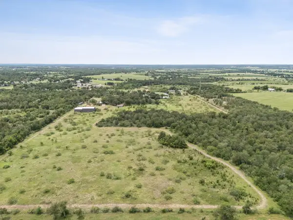 406 Monkey Rd, Elgin, TX 78621