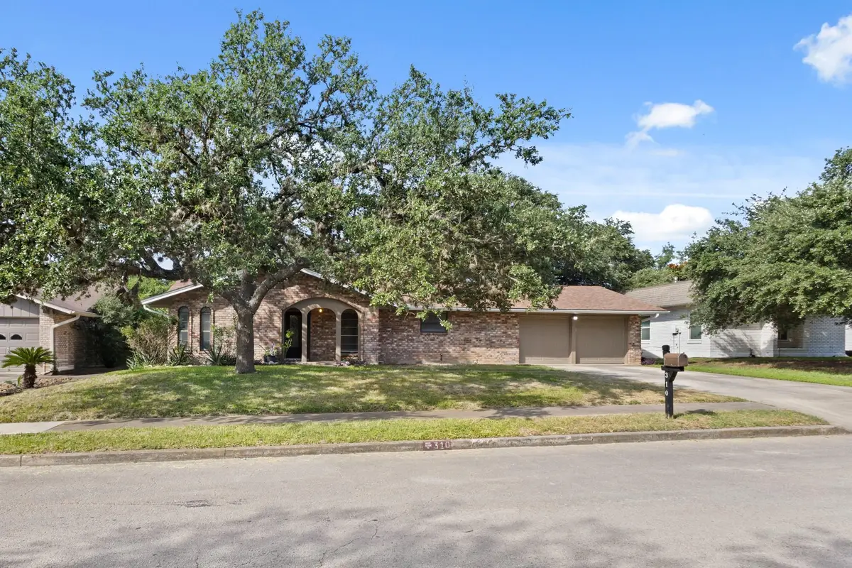 310 De Soto Dr, Universal City, TX 78148 - #1