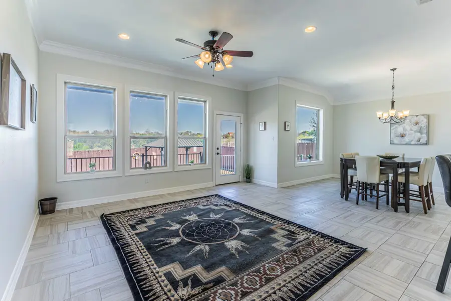 300 Magan Ln, Jarrell, TX 76537 - #2