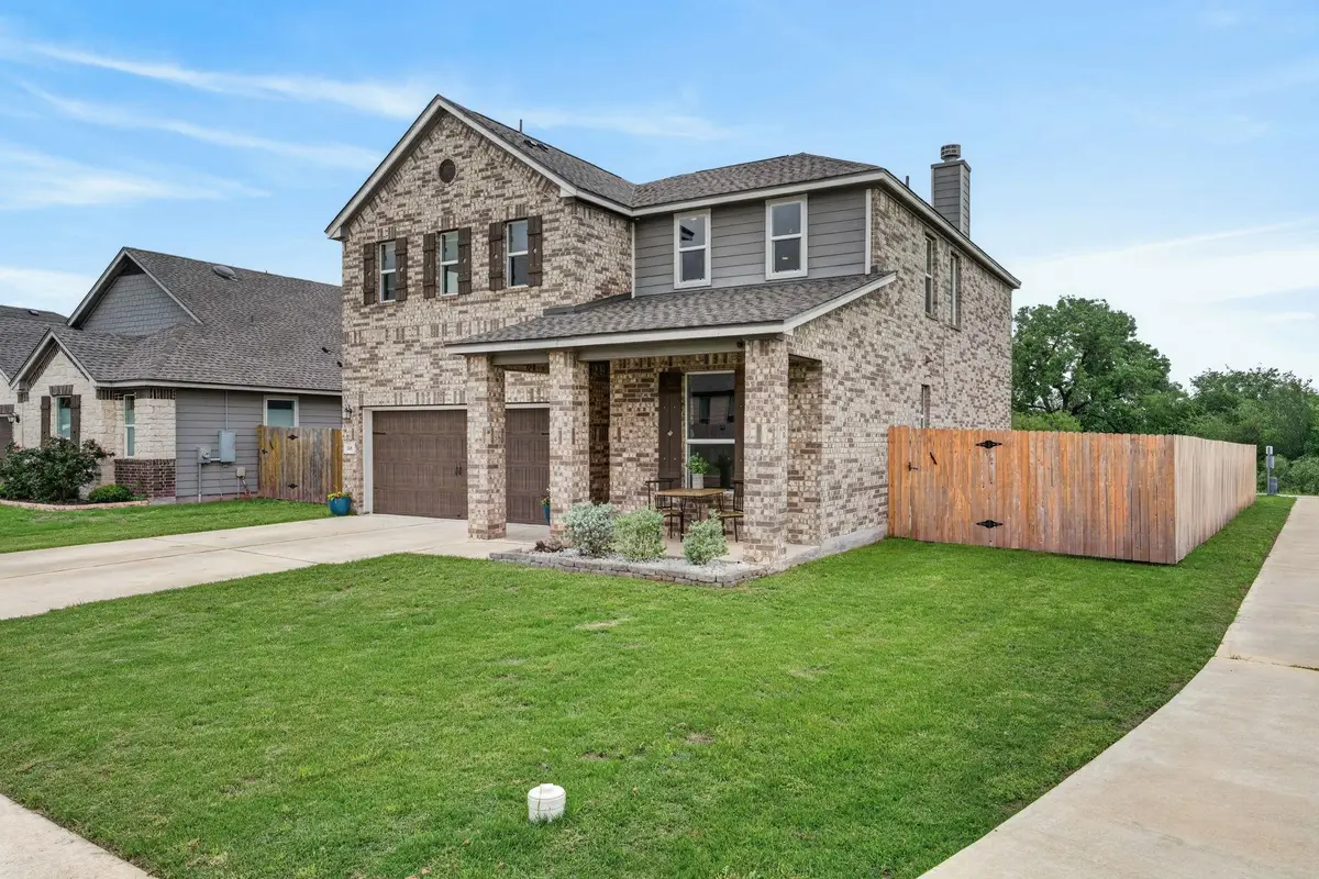 326 Linden St, Bastrop, TX 78602 - #1