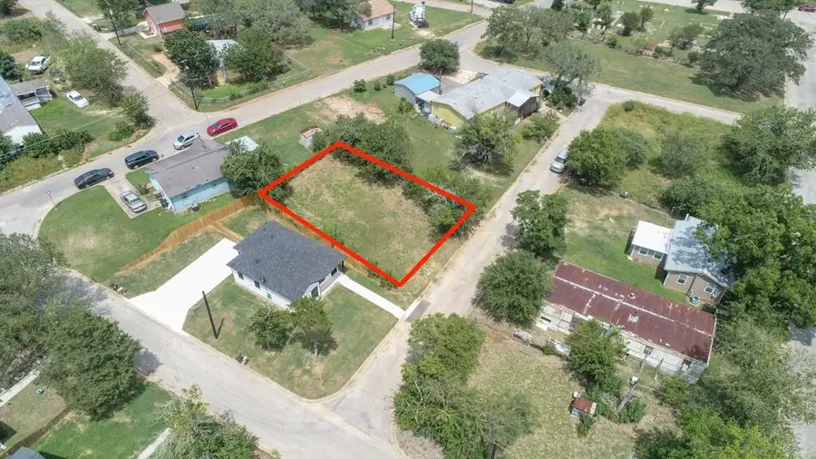 112 Field St, Luling, TX 78648 - #3