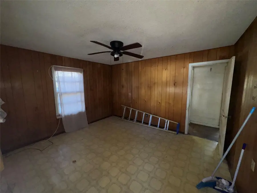 1115 Kirk Ave, Austin, TX 78702 - Image #3