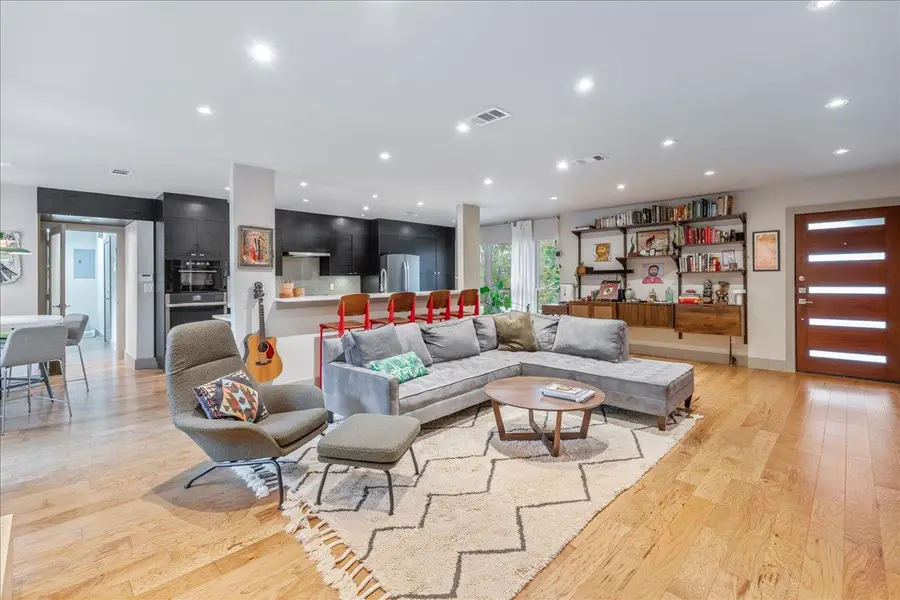 6203 Hylawn Dr, Austin, TX 78723 - Image #3