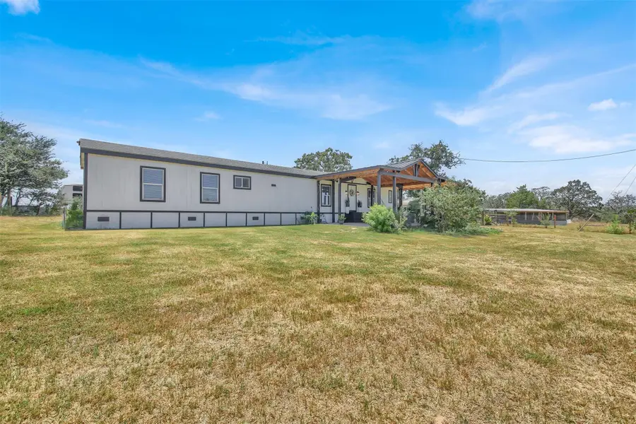 599 Rocky Ln, Luling, TX 78648 - #2