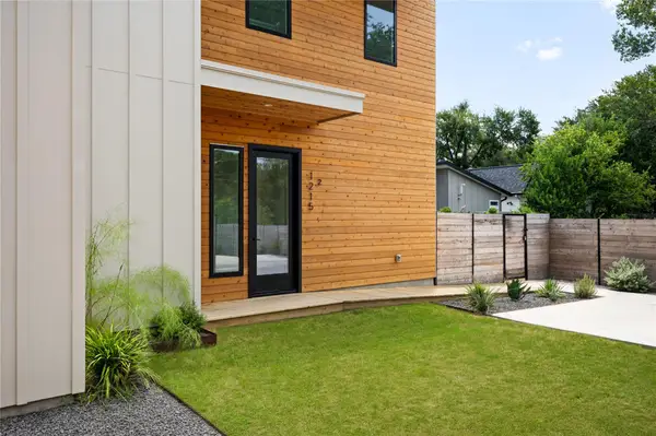 1215 Fort Branch Blvd #2, Austin, TX 78721