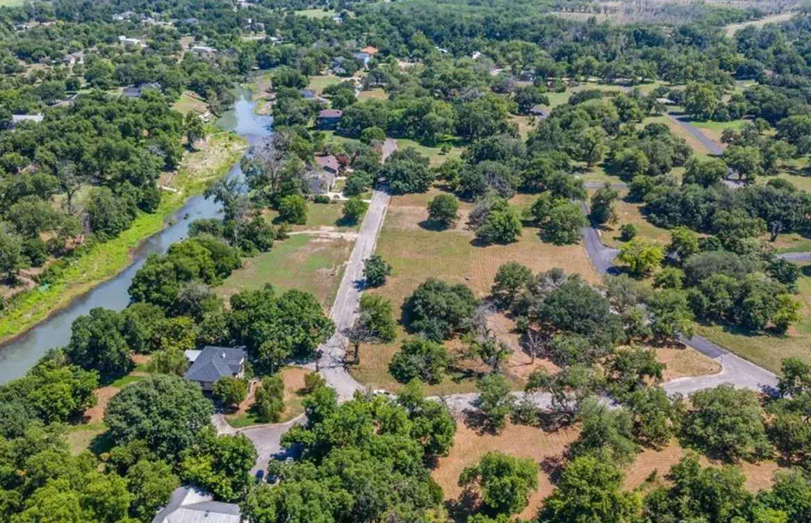 8 E Hampton Dr, Seguin, TX 78155 - Image #1