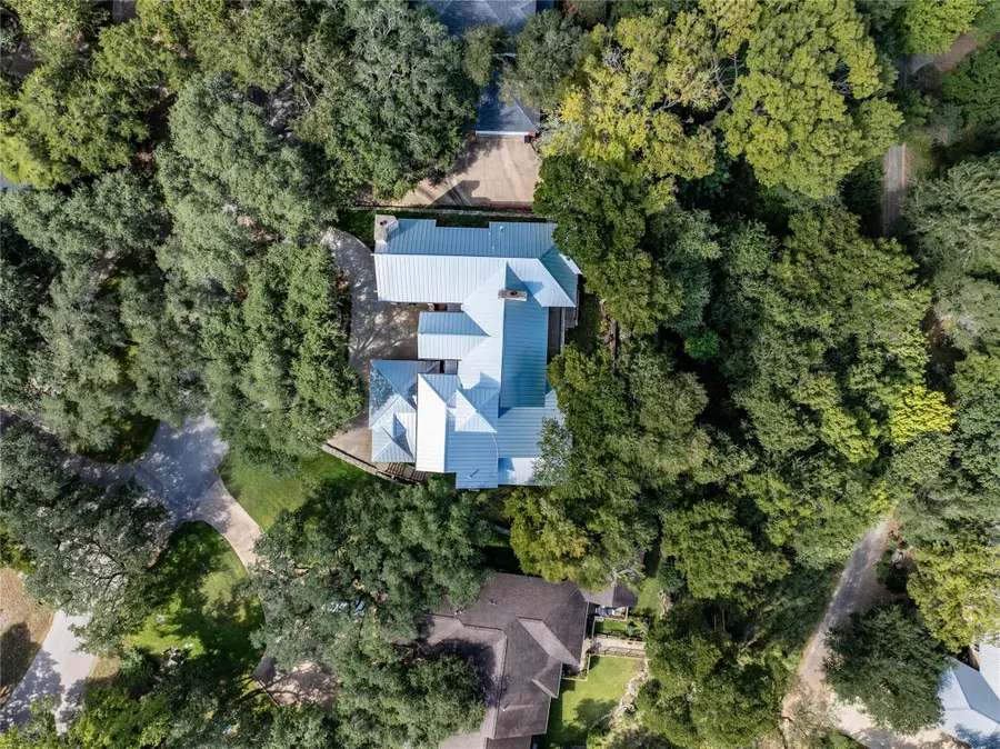 206 Rolling Hill Dr, La Grange, TX 78945 - Image #3