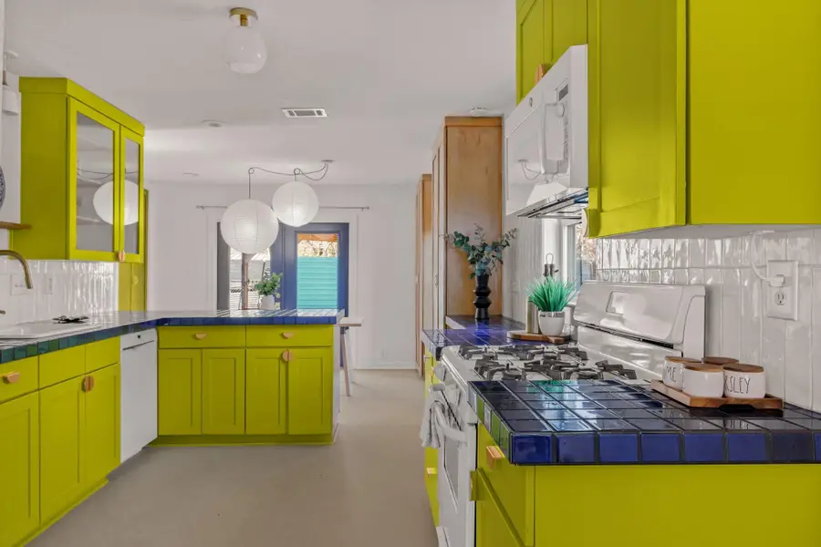 1180 1/2 Sol Wilson Ave, Austin, TX 78702 - #3