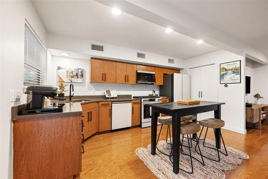 1115 10th St #209, Austin, TX 78703 - #3