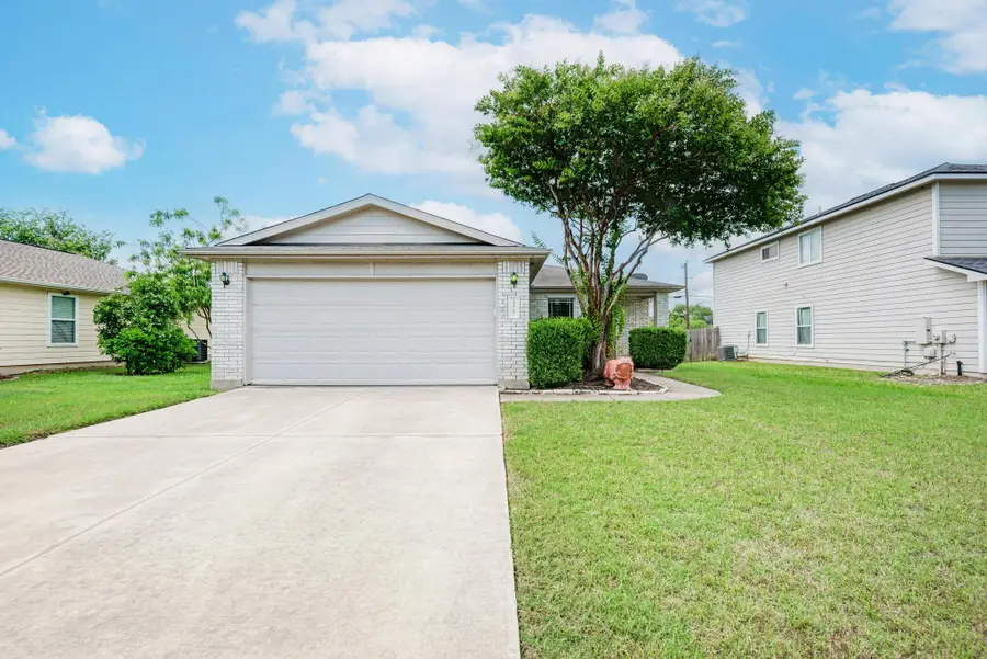 305 Creek Ledge Dr, Hutto, TX 78634 - #2