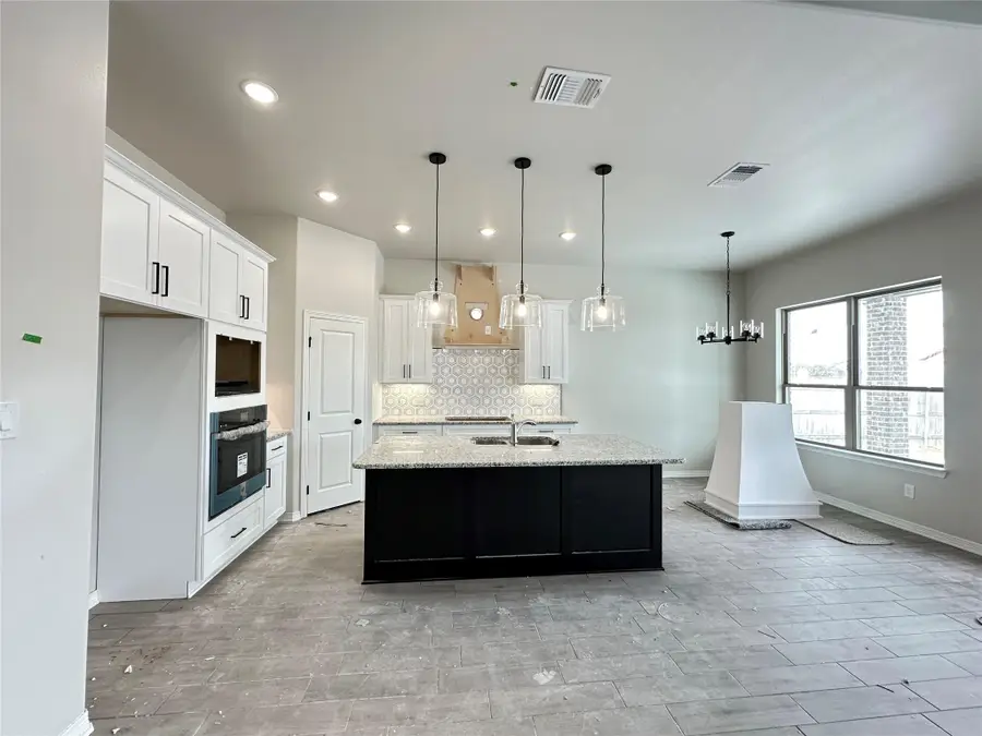 712 Eagle Crest Dr, Salado, TX 76571 - Image #2