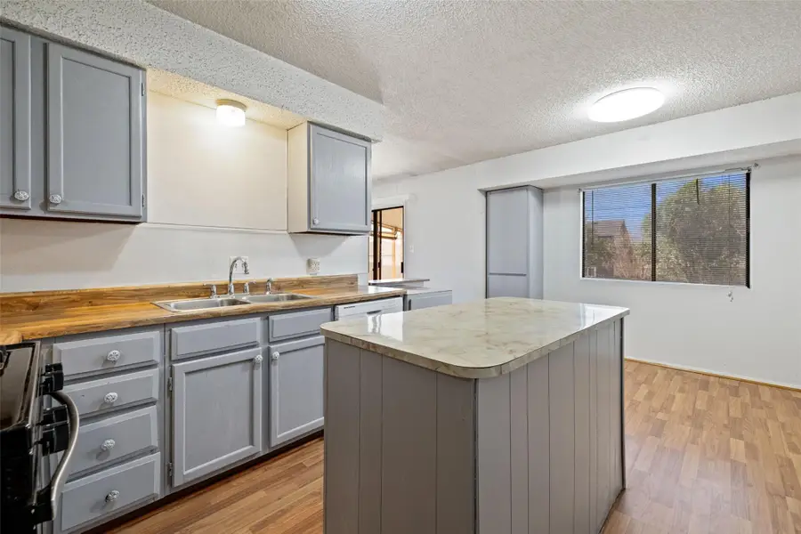 2303 Carolyn Dr, Taylor, TX 76574 - #3