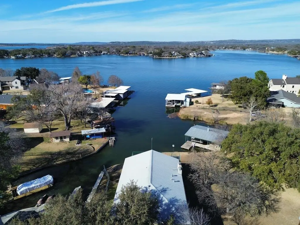 305 W Briar Dr, Granite Shoals, TX 78654 - #1