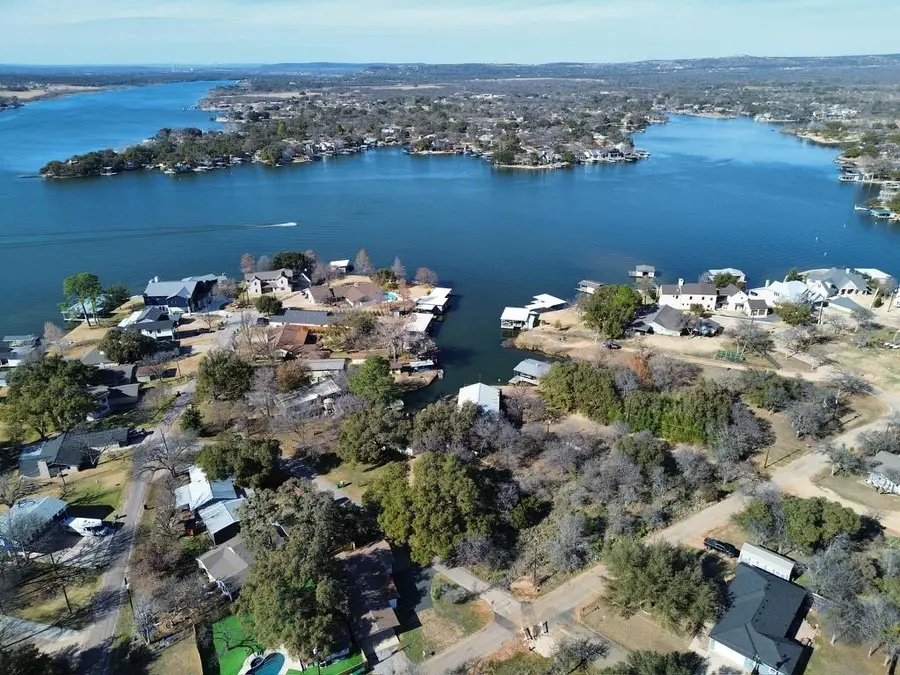 305 W Briar Dr, Granite Shoals, TX 78654 - #2