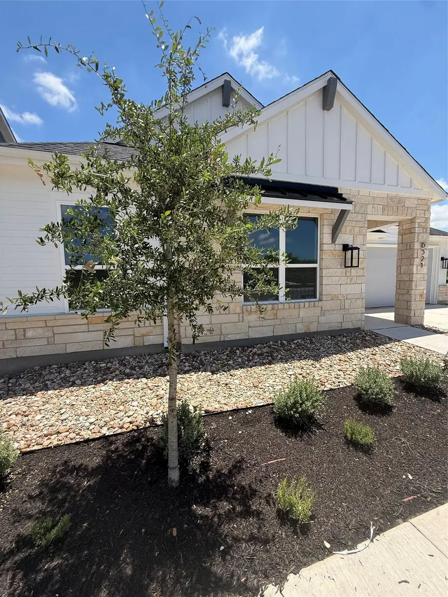 6321 Mcmurtry St, Austin, TX 78747 - #2
