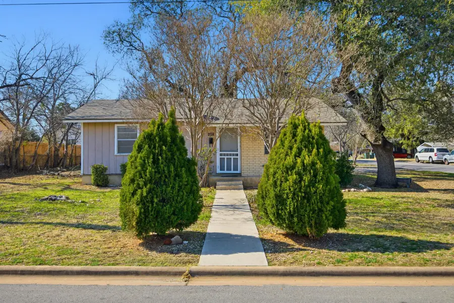 202 Forest St, Georgetown, TX 78626 - #2