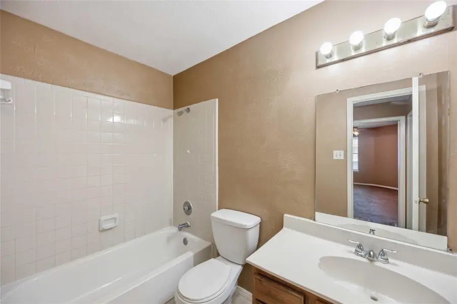 9797 Leawood Blvd #1202, Houston, TX 77099 - #3