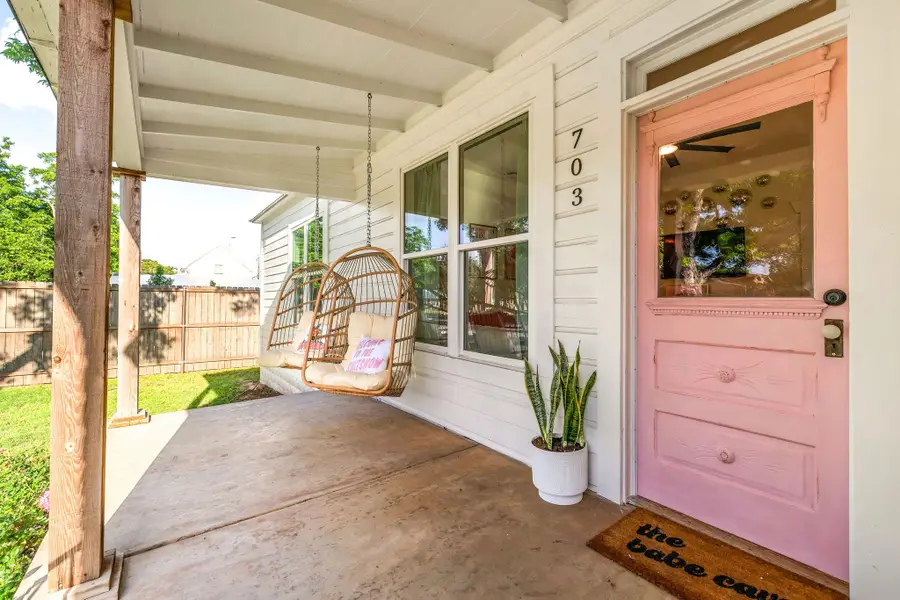 703 E Highway St, Fredericksburg, TX 78624 - Image #3