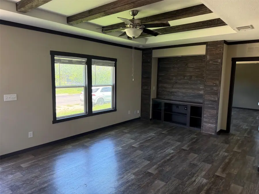 1712 17th St, Hondo, TX 78861 - #2