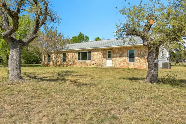 801 Live Oak Trl, Liberty Hill, TX 78642