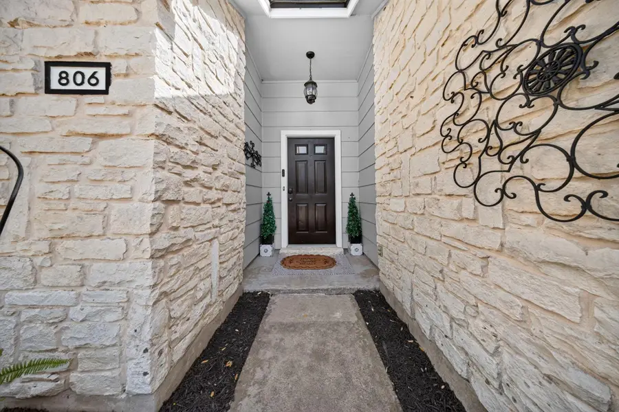 806 Mountain Ridge Dr, Leander, TX 78641 - #2
