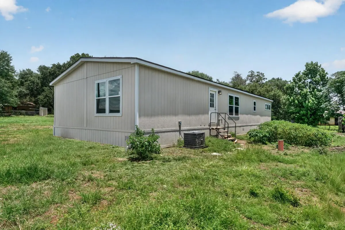 908 Yegua Dr, Lexington, TX 78947 - #1