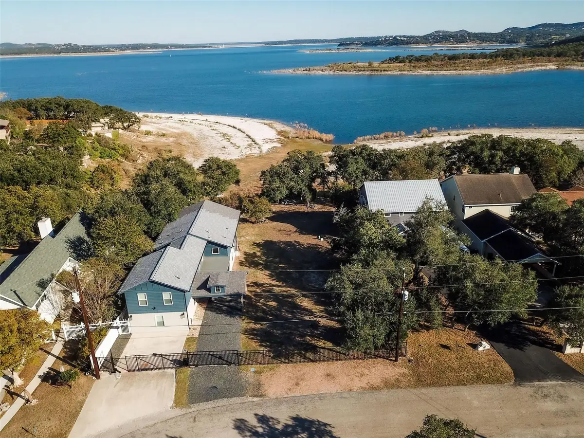 864 Lakebreeze Dr, Canyon Lake, TX 78133 - #1