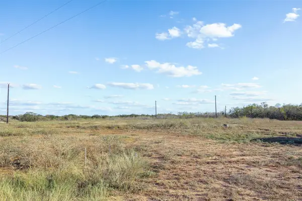 133 Sly St, Dale, TX 78616