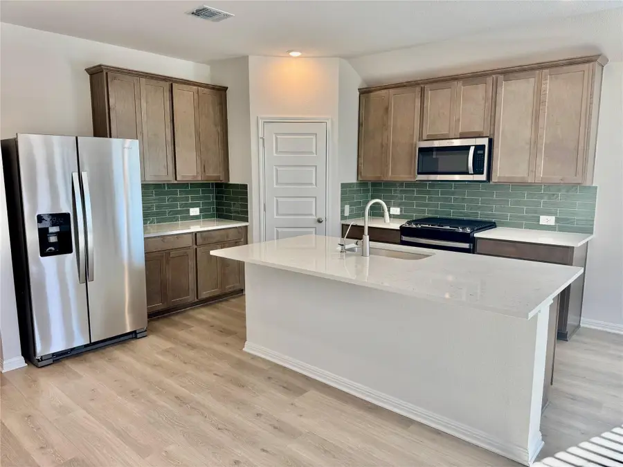 196 Coopers Hawk Crst, Cedar Creek, TX 78612 - Image #2