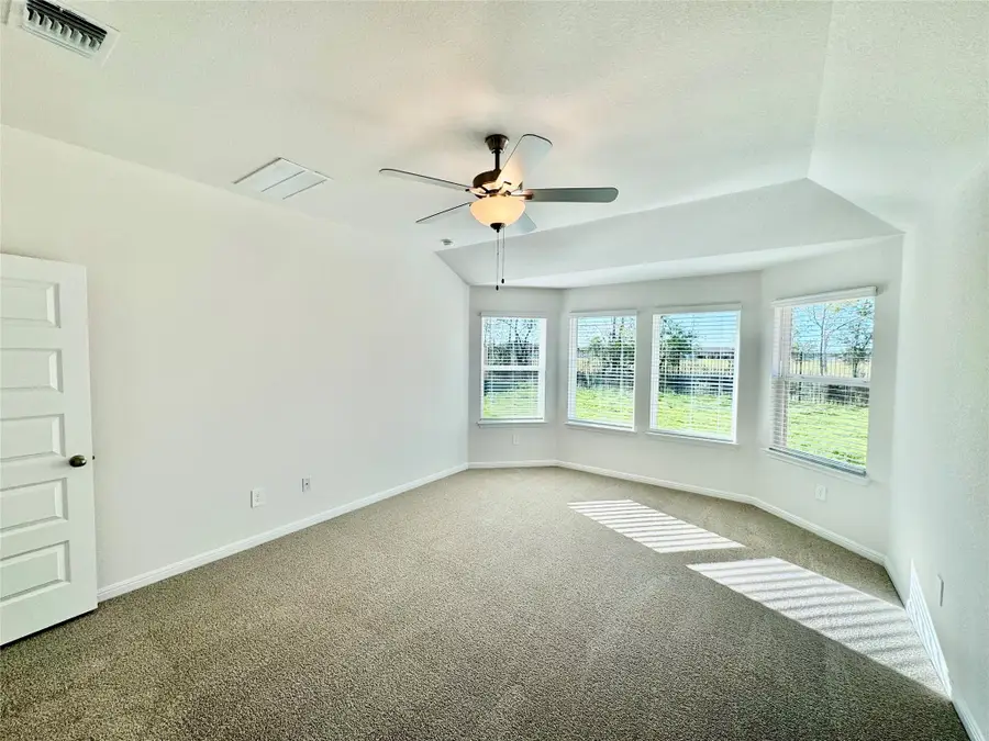 196 Coopers Hawk Crst, Cedar Creek, TX 78612 - Image #3